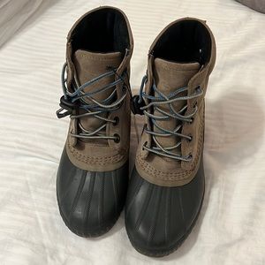 Sorel big Kids size 5 waterproof boots.